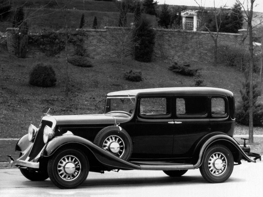  Studebaker Commander Eight Sedan 1933 года  (фото 1 из 1)